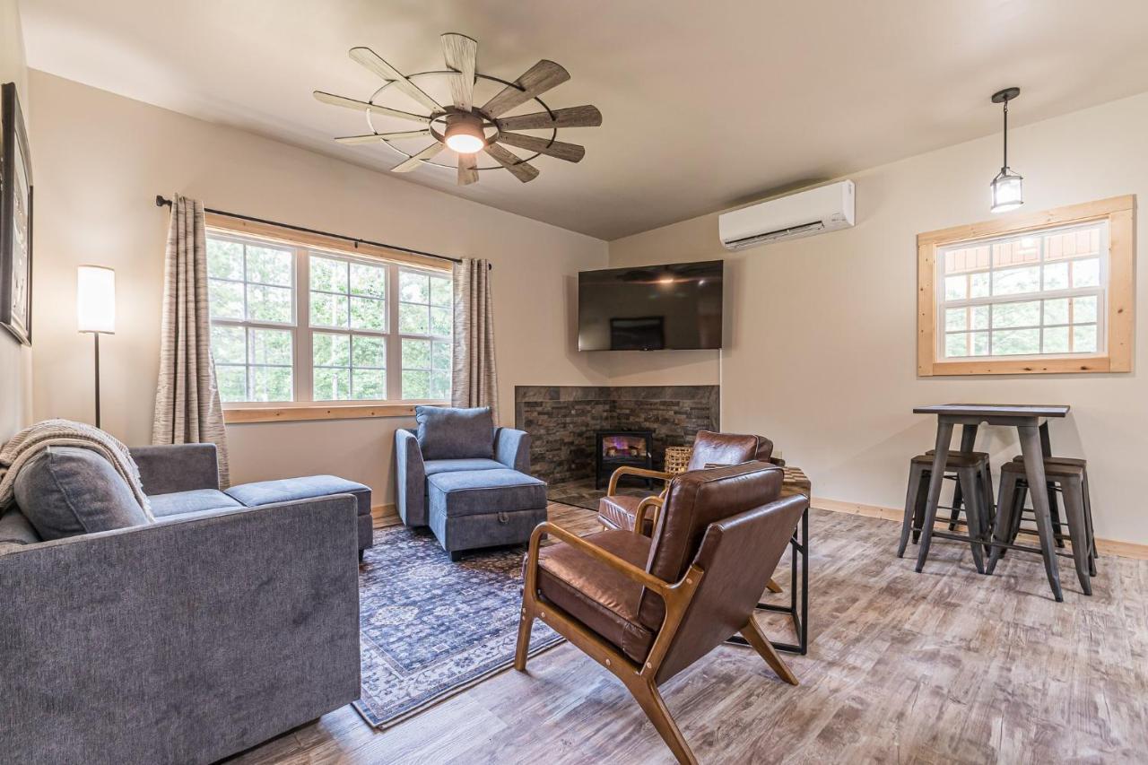 달로네가 Rustic Roost-5 Acres, Fenced, Fire Pit, Rv Option & Mtn View 빌라 외부 사진